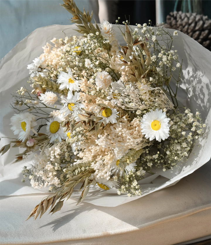 Bouquet de fleurs séchées, Bouquet Ambroise de fleurs séchées champêtre blanc et vert,