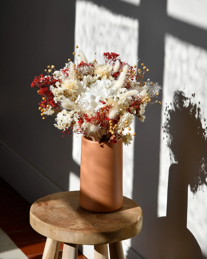 Bouquet de fleurs séchées rouge et blanc